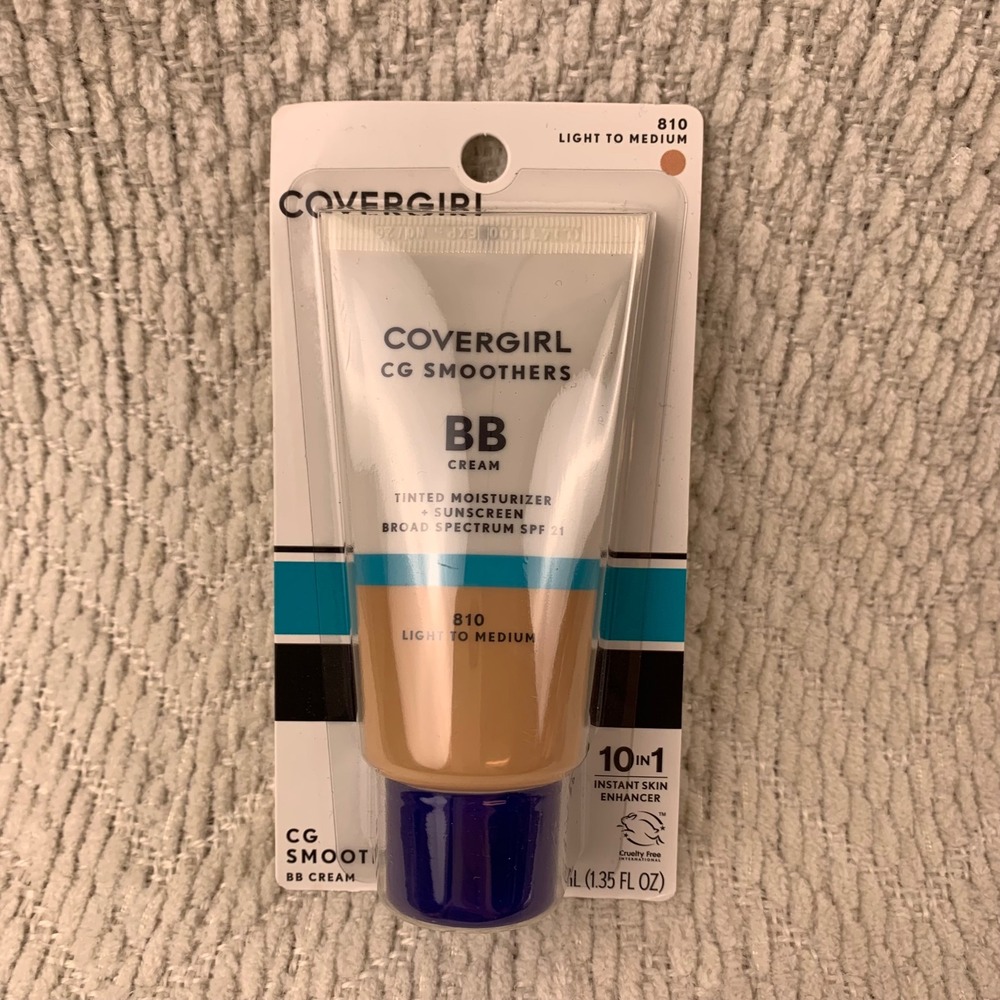 Covergirl BB Cream Unisex 1.35oz 810 Light to Medium CG Smoothers SPF 21 Tinted